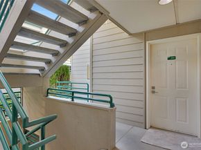 15330 Sunwood Boulevard E203, Tukwila WA 98188