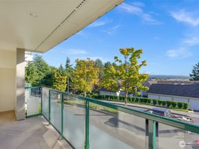 15330 Sunwood Boulevard E203, Tukwila WA 98188