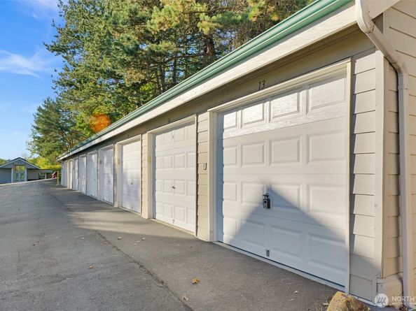 15330 Sunwood Boulevard E203, Tukwila WA 98188