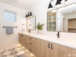 7341 21st Avenue NE B, Seattle WA 98115