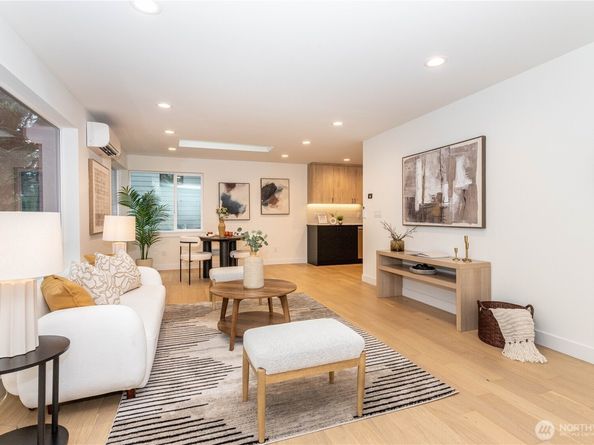 7341 21st Avenue NE B, Seattle WA 98115