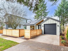 7341 21st Avenue NE B, Seattle WA 98115