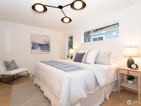 7341 21st Avenue NE B, Seattle WA 98115