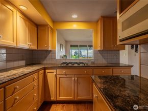 3034 30th Avenue W, Seattle WA 98199