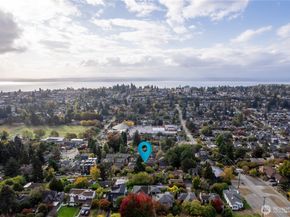 3034 30th Avenue W, Seattle WA 98199