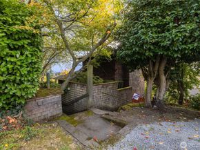 3034 30th Avenue W, Seattle WA 98199