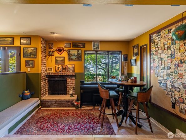 3034 30th Avenue W, Seattle WA 98199