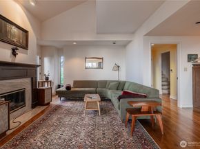 3034 30th Avenue W, Seattle WA 98199