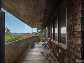 3034 30th Avenue W, Seattle WA 98199