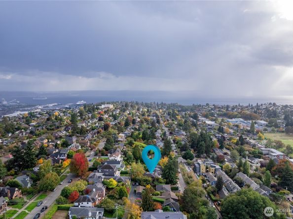 3034 30th Avenue W, Seattle WA 98199