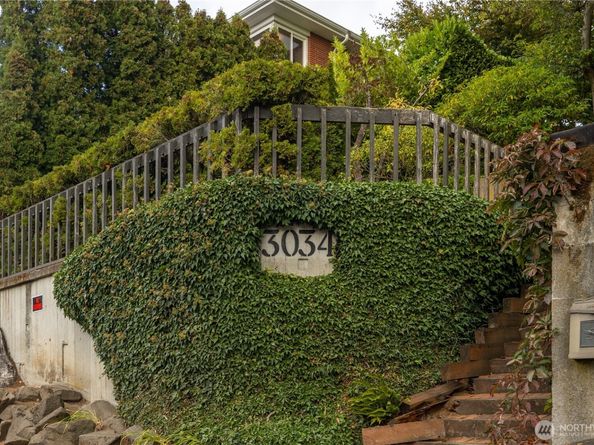 3034 30th Avenue W, Seattle WA 98199