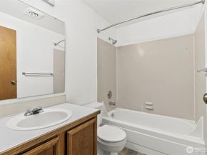 24914 109th Place SE 34C, Kent WA 98030