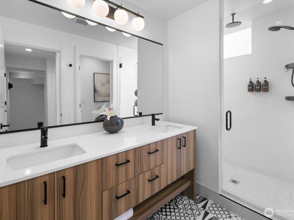 2214 13th Avenue S B, Seattle WA 98144