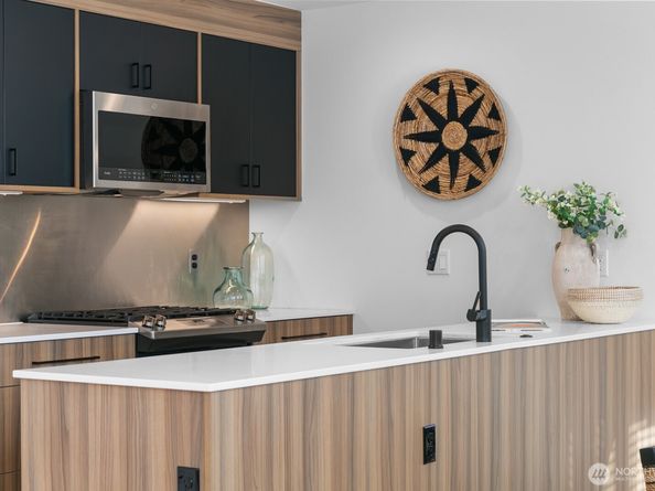 2214 13th Avenue S B, Seattle WA 98144