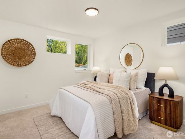 10817 11th Avenue NE B, Seattle WA 98125