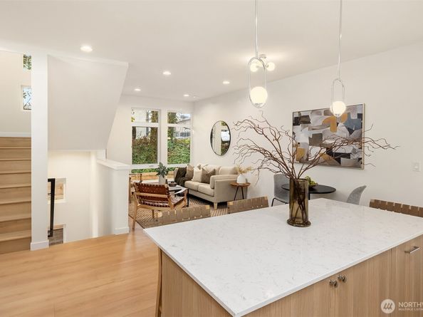 10817 11th Avenue NE B, Seattle WA 98125