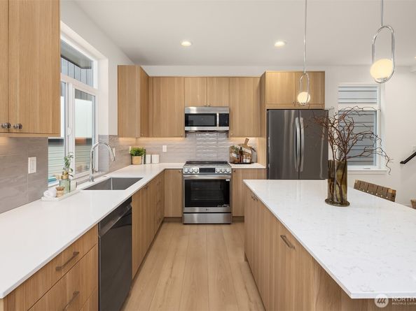 10817 11th Avenue NE B, Seattle WA 98125