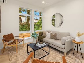 10817 11th Avenue NE B, Seattle WA 98125