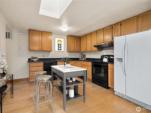 18504 8th Avenue NE, Shoreline WA 98155