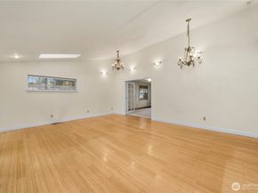 18504 8th Avenue NE, Shoreline WA 98155