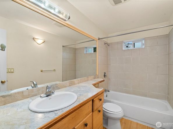 18504 8th Avenue NE, Shoreline WA 98155