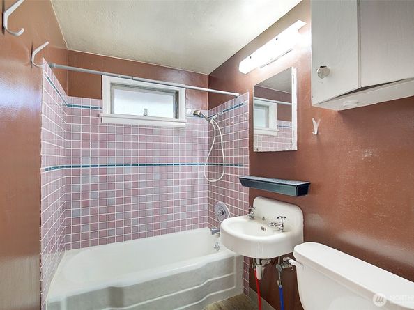 2303 NE 95th Street, Seattle WA 98115
