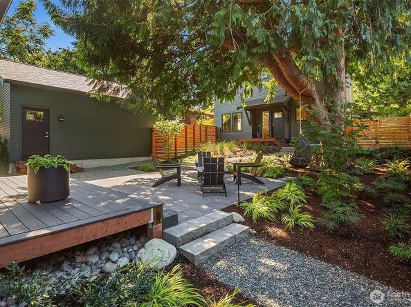 10419 & 10421 41st Avenue SW A & B, Seattle WA 98146