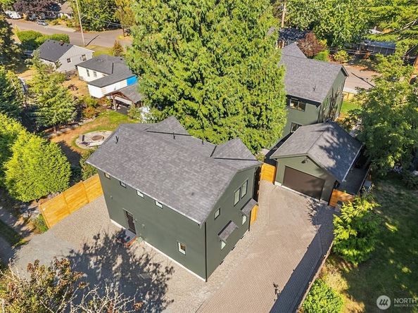 10419 & 10421 41st Avenue SW A & B, Seattle WA 98146