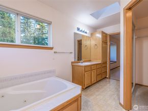 10320 SE 304th Place, Auburn WA 98092