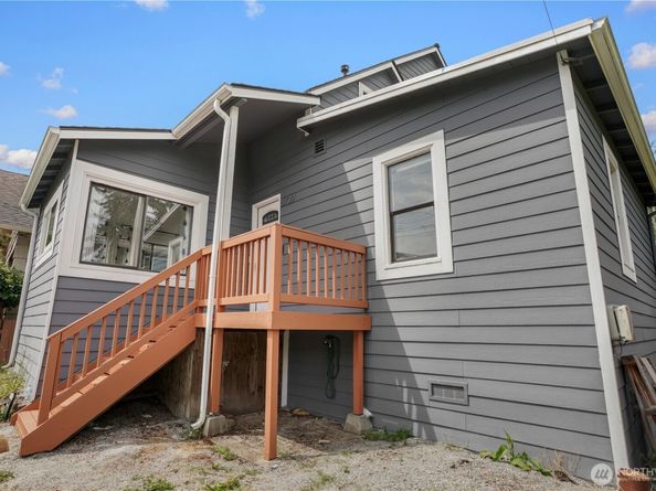 8739 17th Avenue NW, Seattle WA 98117