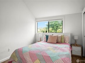 8739 17th Avenue NW, Seattle WA 98117