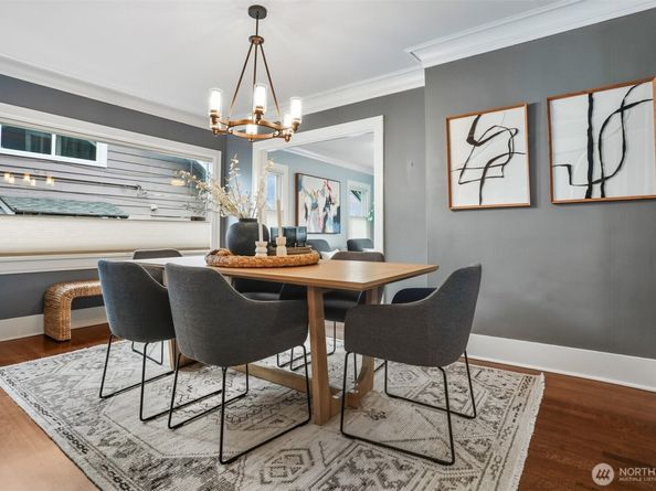 324 NE 52nd Street, Seattle WA 98105