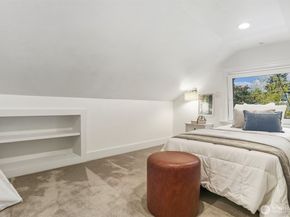324 NE 52nd Street, Seattle WA 98105