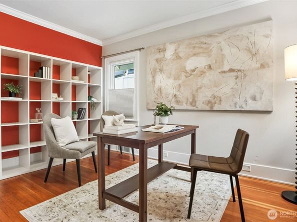 324 NE 52nd Street, Seattle WA 98105