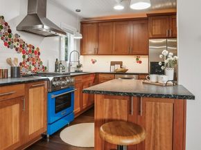 324 NE 52nd Street, Seattle WA 98105