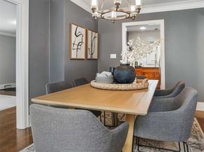 324 NE 52nd Street, Seattle WA 98105