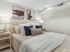324 NE 52nd Street, Seattle WA 98105