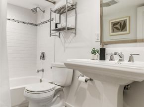 324 NE 52nd Street, Seattle WA 98105
