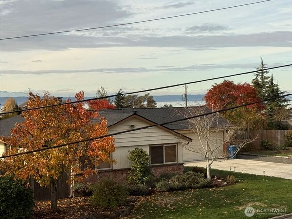 22039 98th Place W, Edmonds WA 98020