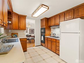 22039 98th Place W, Edmonds WA 98020