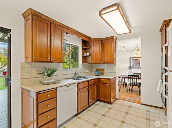 22039 98th Place W, Edmonds WA 98020