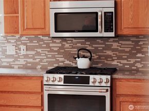 2215 Holiday Place NW, Bremerton WA 98312