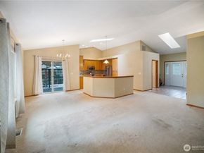 2215 Holiday Place NW, Bremerton WA 98312