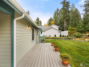 2215 Holiday Place NW, Bremerton WA 98312