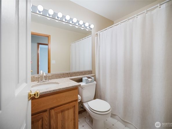 2215 Holiday Place NW, Bremerton WA 98312