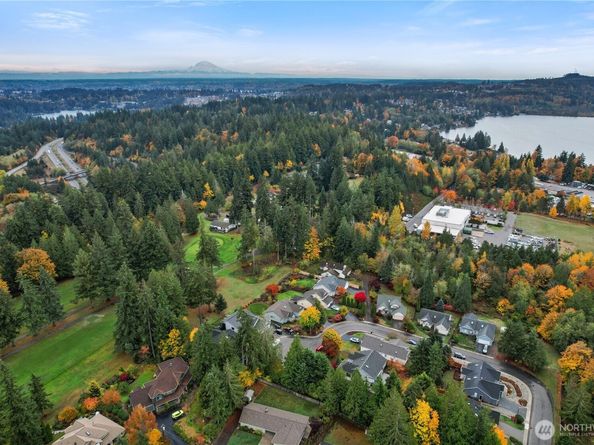 2215 Holiday Place NW, Bremerton WA 98312