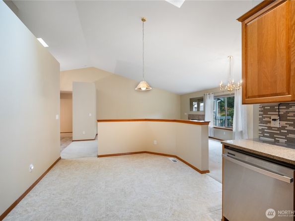 2215 Holiday Place NW, Bremerton WA 98312