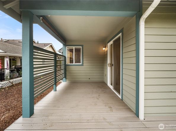 2215 Holiday Place NW, Bremerton WA 98312