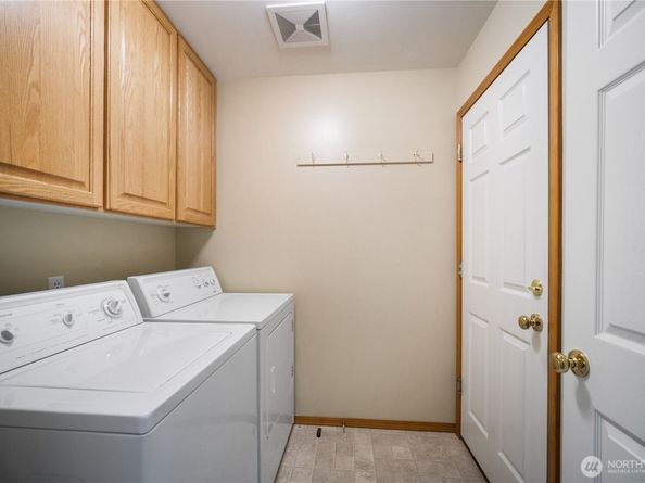 2215 Holiday Place NW, Bremerton WA 98312