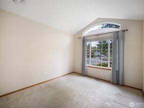 2215 Holiday Place NW, Bremerton WA 98312